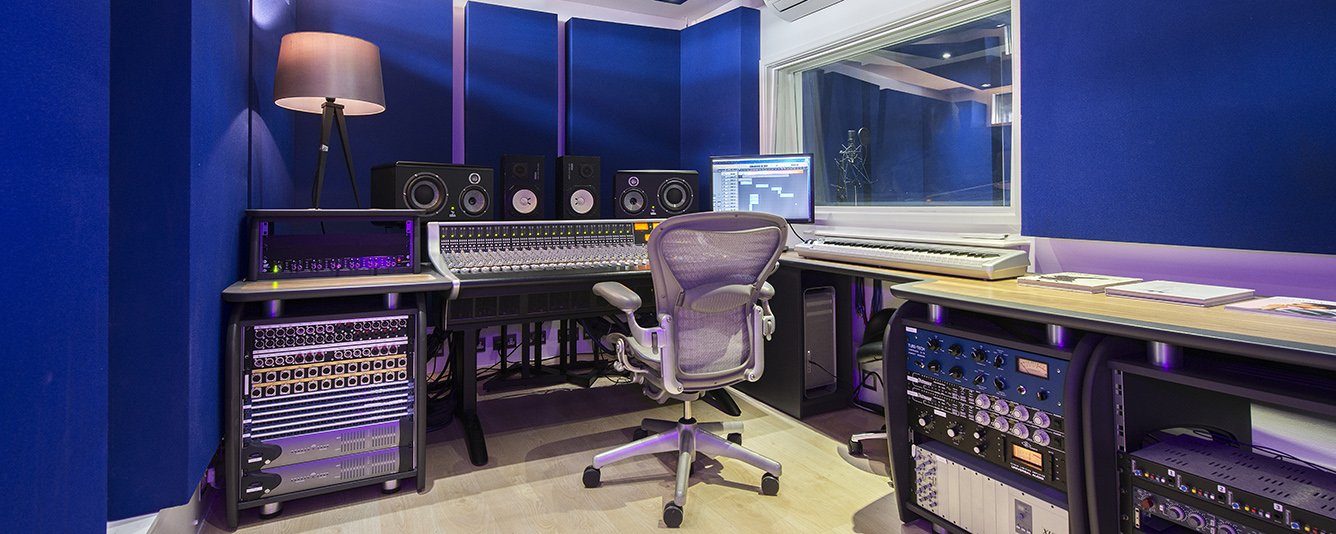 Made in Metropolis Blue Rooms