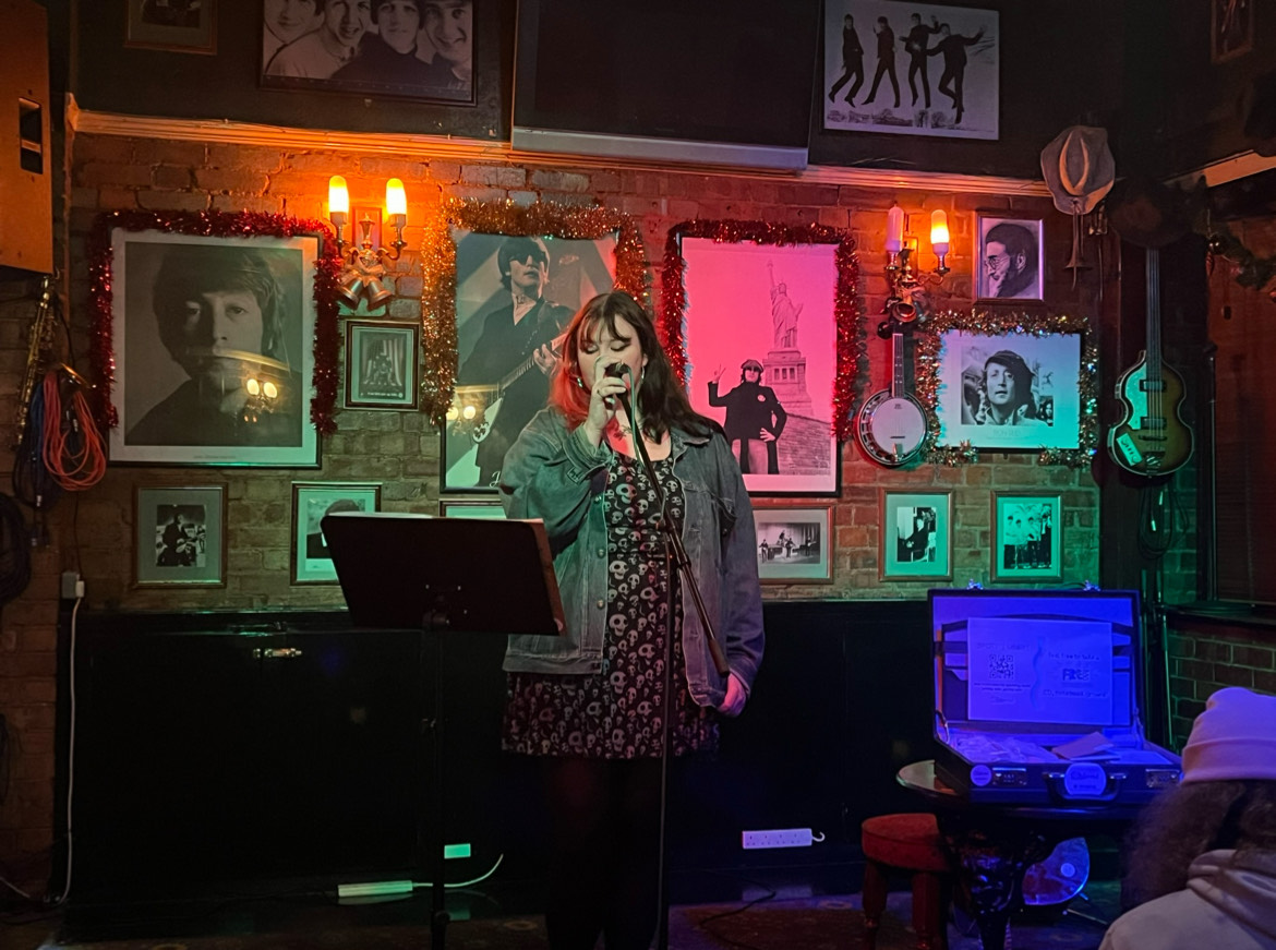 rhirhi @ The Cavern, London | Issue 2